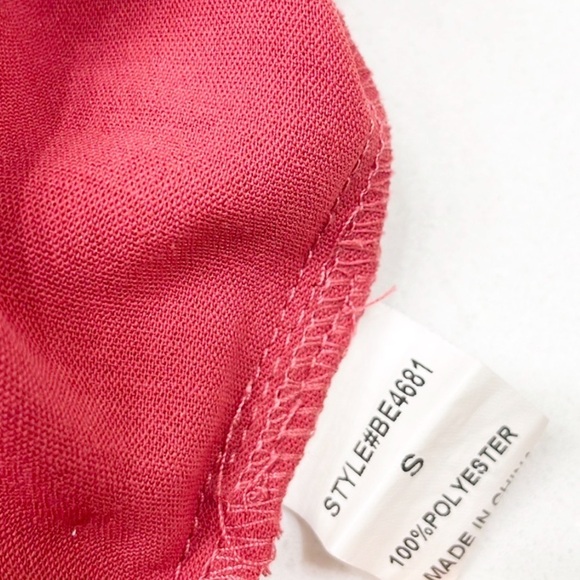 Cranberry v-neck split top - Picture 3 of 3